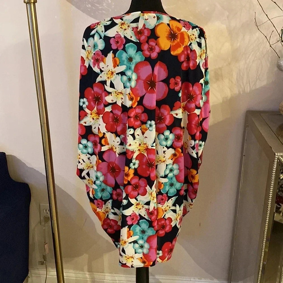 Natori floral tunic size M - Picture 3 of 4